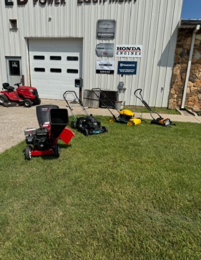 Different types of Lawn movers